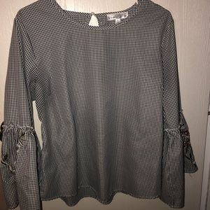 Stem and Vine Floral black and white Blouse🌸